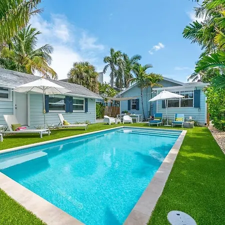 Modern Designer Gem Flamingo Park With Private Pool & Cottage